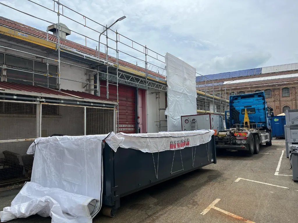 WhatsApp Image 2025-12-18 at 15.59.34